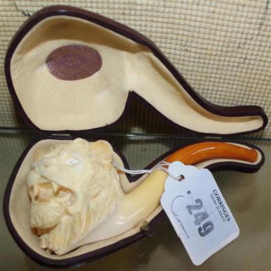 Meerschaum lion-head pipe(-)